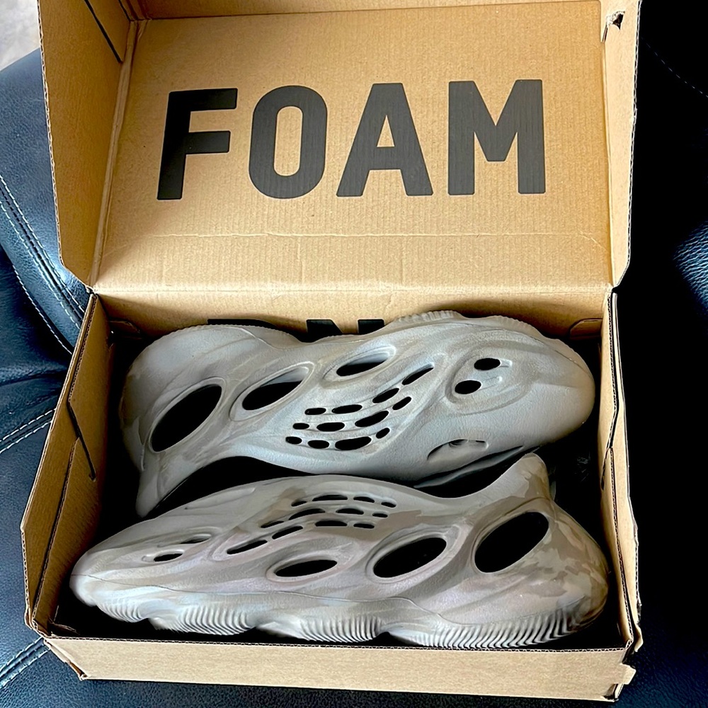 Yeezy foam 9